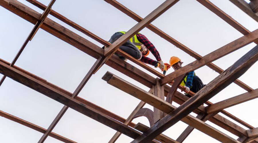 Professional gutter cleaning services in Calhoun, MO